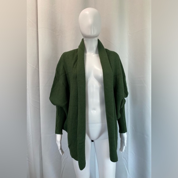 NWOT Woman's Knit Cardigan - Picture 1 of 8